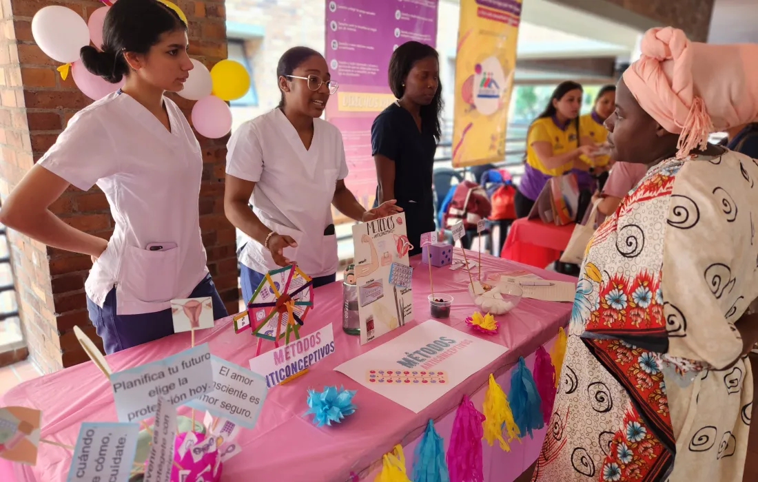Estudiantes en actividad del Centro de Bienestar