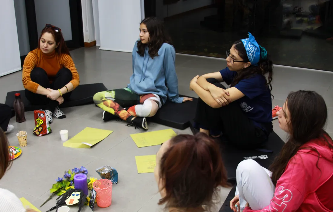Estudiantes en actividad del Centro de Bienestar