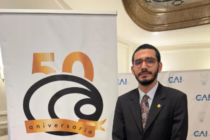 Henry Meneses, estudiante de Ciencia Política de la Javeriana Cali durante el Congreso ALADAA en Buenos Arires